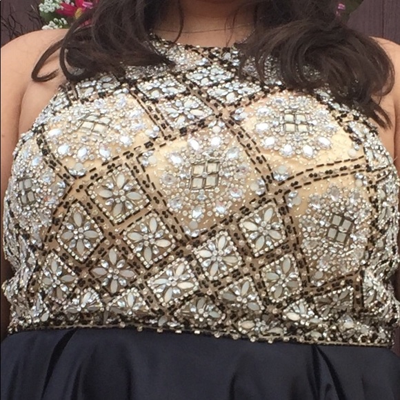 Prom dress - Picture 2 of 4